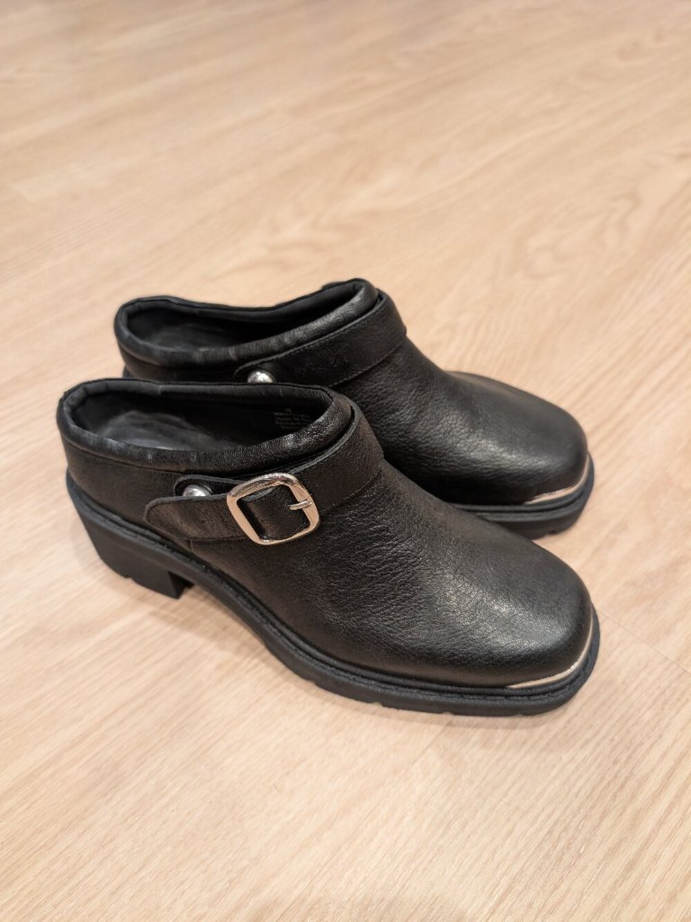 Free People Black Leather Clogs Size 38 Silver Buckle Moto Grunge Y2K Slip On